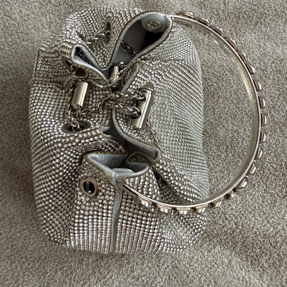 Elegant Silver Women's Bag - Picture 2 of 3